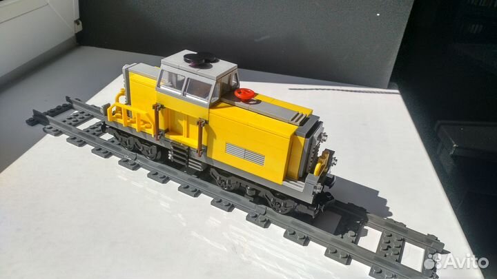 Lego train поезд локомотив на PoweredUP (MOC)