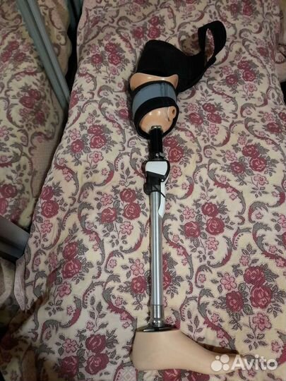 Протез на левую ногу. Цена договорная.Нов.42раз