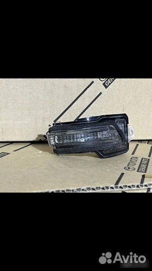 Поворотник в зеркало правый Lexus Rx