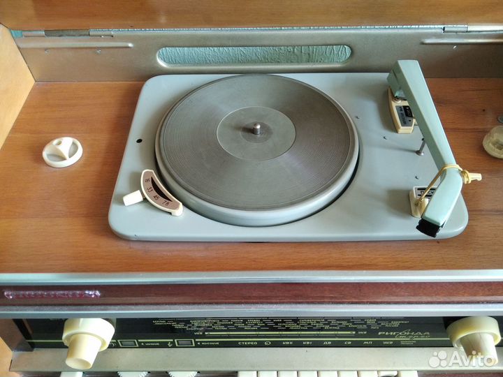 После реставрации радиола 