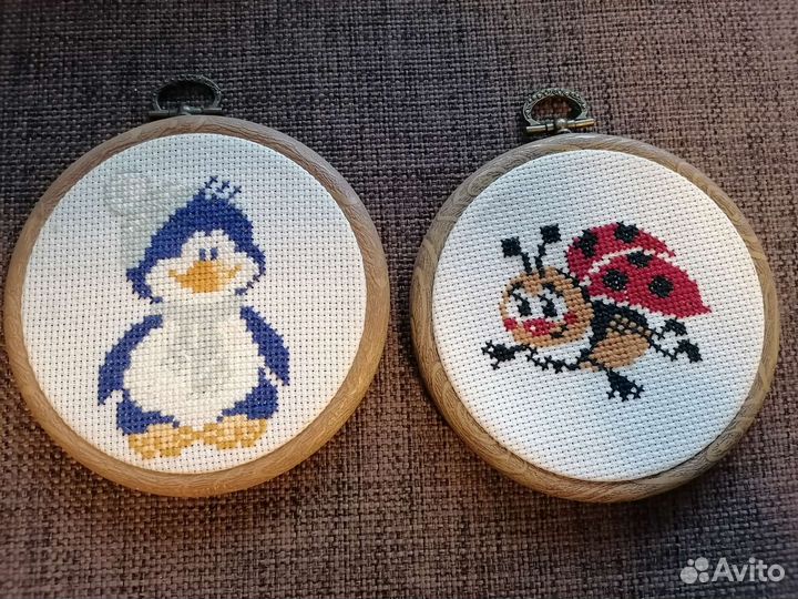 Готовая вышивка крестом, рамки-пяльцы под дерево