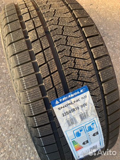 Triangle PL02 235/45 R19 99V