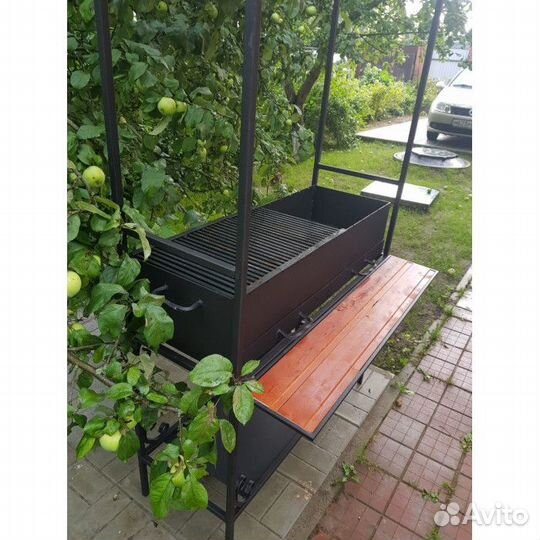 Мангал с крышей