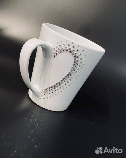 Инкрустация стразами