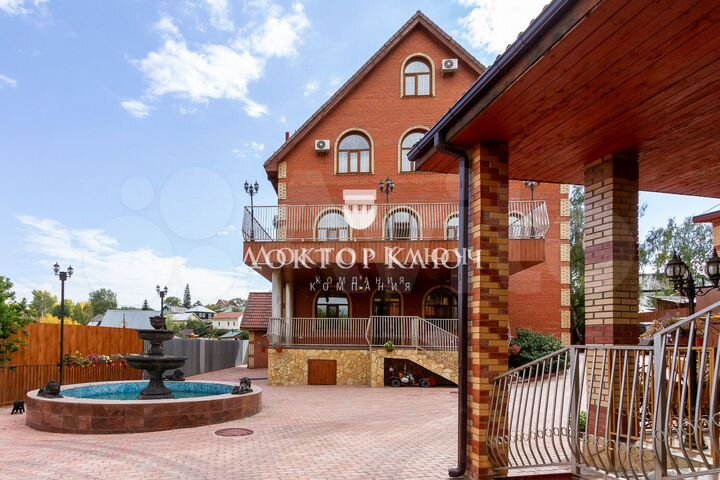 Коттедж 752,2 м² на участке 15 сот.