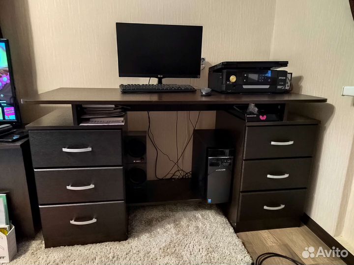 Компьютерный стол