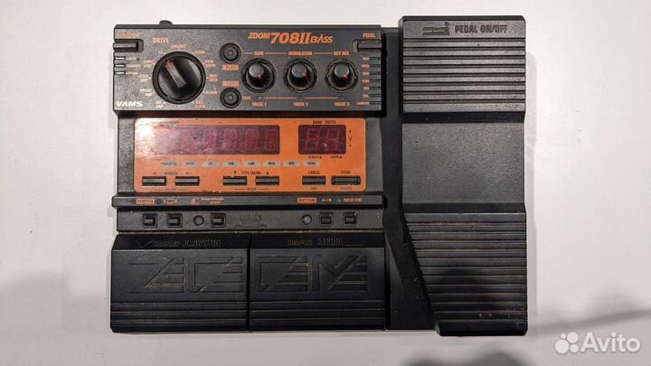 Zoom 708 II bass