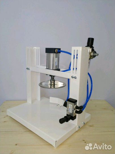 Укупорщик для банок полуавтомат