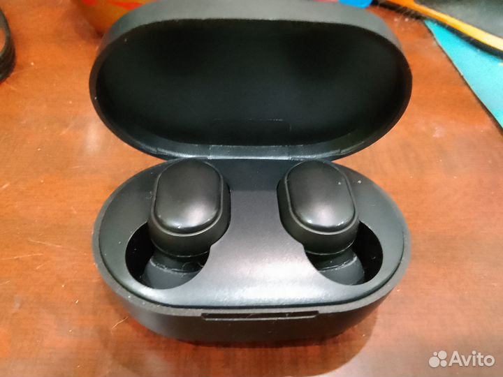 Беспроводные наушники новые