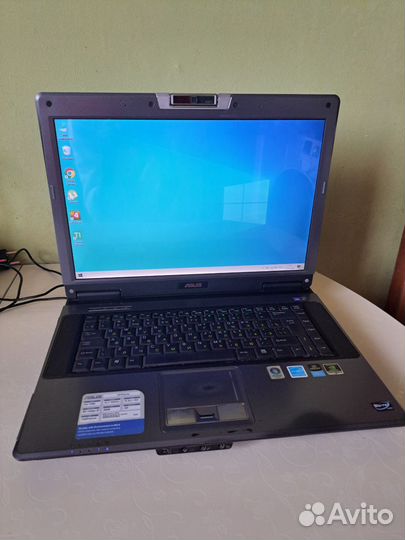 Asus Z97V 120gb ssd/4gb RAM/geforce 9658m 1gb