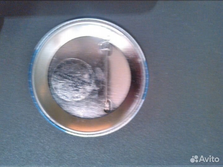 Значки,брелки