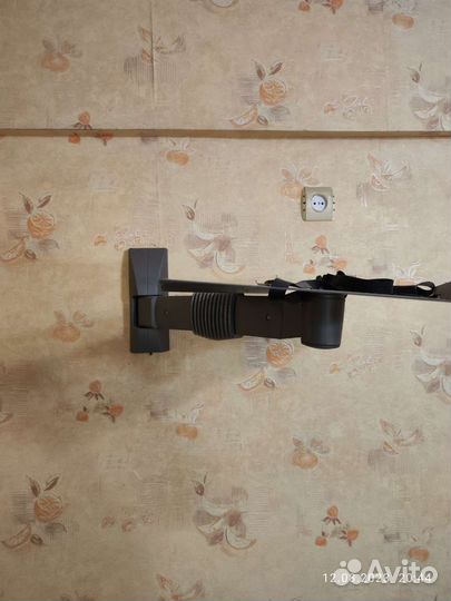 Кронштейн для телевизора поворотный