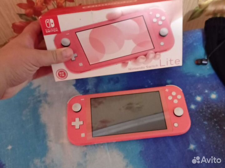Nintendo switch lite коралловый с игрой