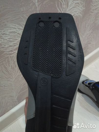 Лыжные ботинки р. 35