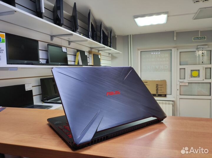 Игровой Asus TUF Ryzen 5/RX 560X 4 Gb/8 озу/SSD