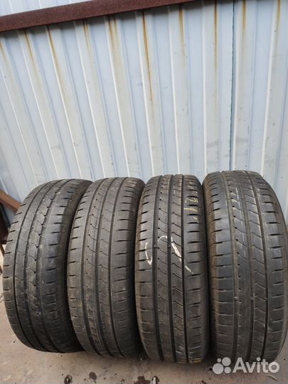 Goodyear EfficientGrip 195/60 R16 89H