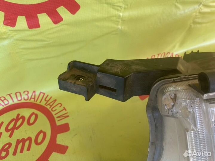 Фара передняя левая Toyota Land Cruiser Prado