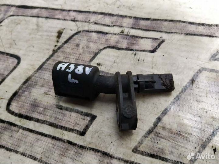 Датчик ABS передний левый Audi A3 8V 1.8 cjsb 2013