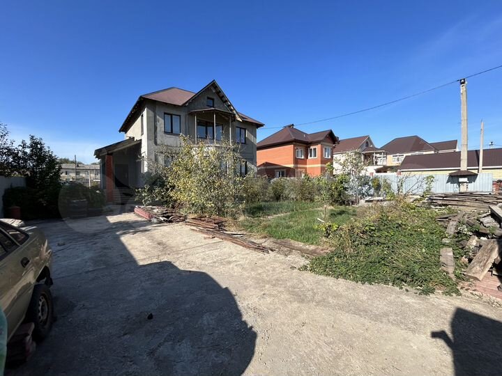 Дом 256 м² на участке 7,5 сот.