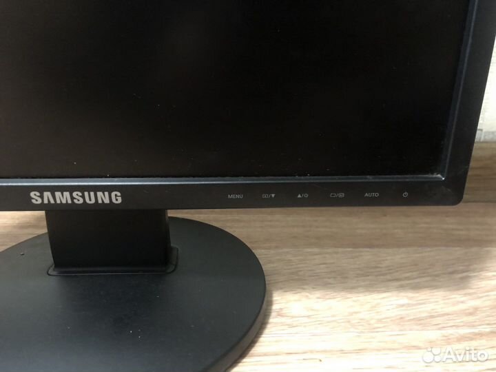 Монитор Samsung