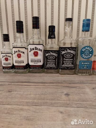 Бутылки из под импортного алкоголя, виски