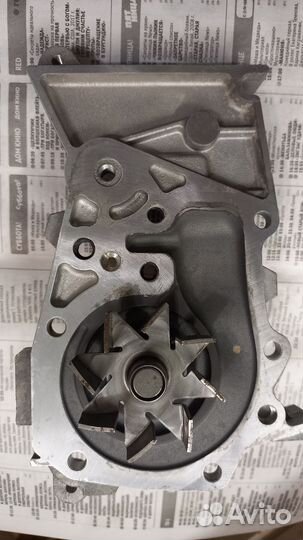 Помпа Renault двигателя к4м