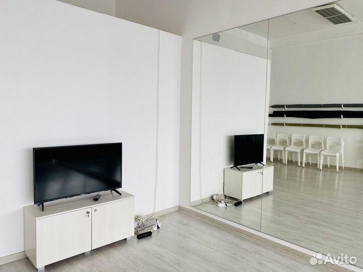 Почасовая аренда зала для танцев, йоги, семинаров