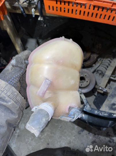 Бочек омывателя saab 9.5