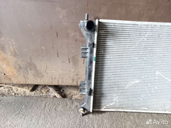 Радиатор охлаждения Kia Cerato 3 / Ceed 2 JD