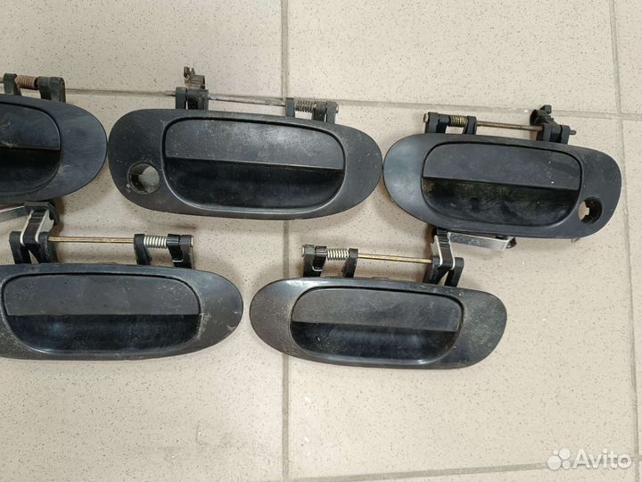 Дверная ручка Мицубиси Каризма