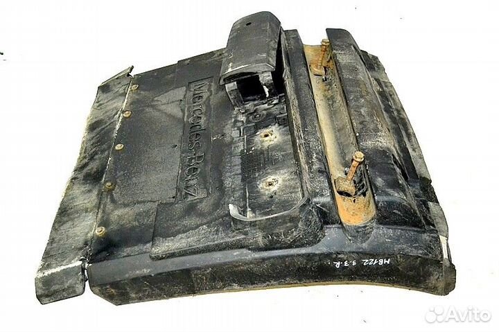 Крыло ведущего моста, заднее правое mercedes-benz