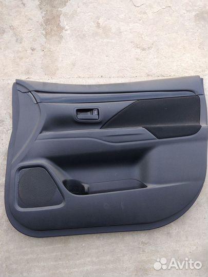 Обшивка двери Mitsubishi Outlander (GF0W) III 3-й