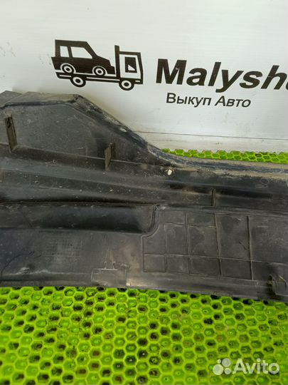 Правая часть жабо Chery fora