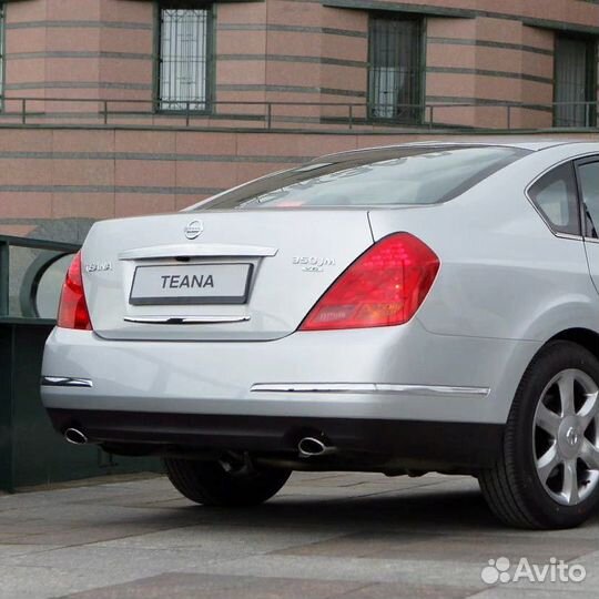Задний бампер в цвет Nissan Teana J31 (2006)