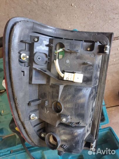 Фонарь задний тойота Ленд Крузер 100