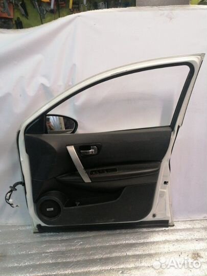 Дверь передняя правая передняя правая Nissan