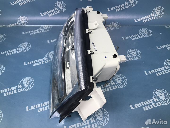 Фара правая Skoda Octavia A4