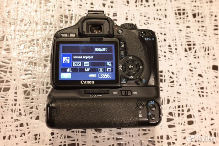 Canon EOS 550d с батарейной ручкой