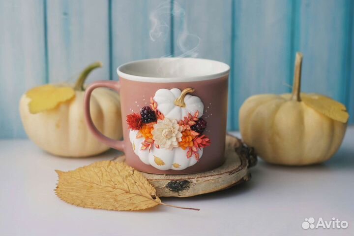 Кружка с декором ручной работы 