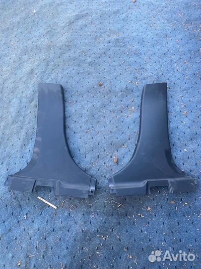 Mitsubishi Lancer 10 накладка средней стойки