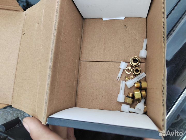 Блок клапанов пневмоподвески Audi A8 D4