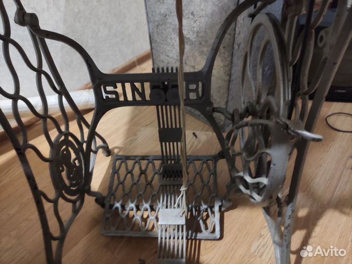 Скорняжная машинка для пошива меха Singer