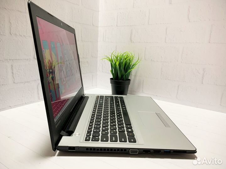 Ноутбук Lenovo 4 ядра/8Gb/2 видеокарты