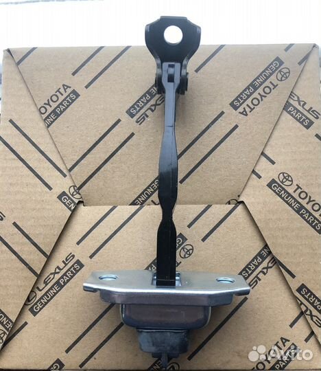 Ограничитель двери передний Тойота Камри 40