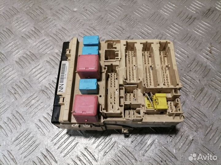 Блок предохранителей салонный Toyota Camry v40