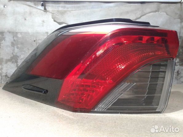 Фонарь задний Toyota RAV-4 XA50
