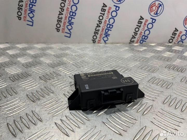 Блок диагностического интерфейса Audi A4 B8