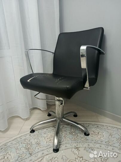 Парикмахерское кресло бу