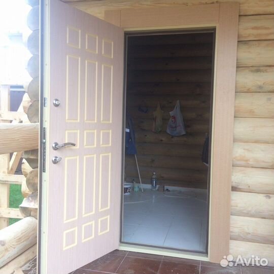 Входная дверь