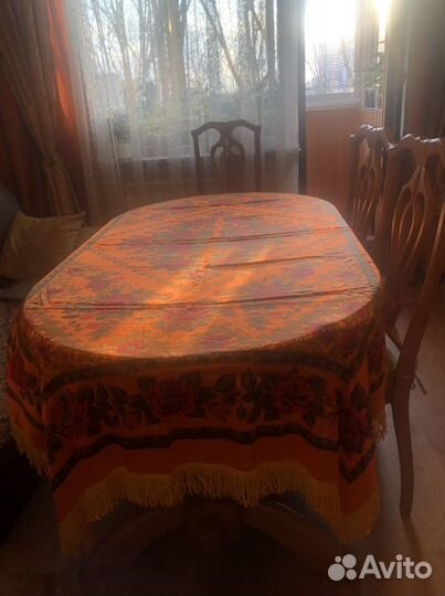 Новая Скатерть атласная с кистями